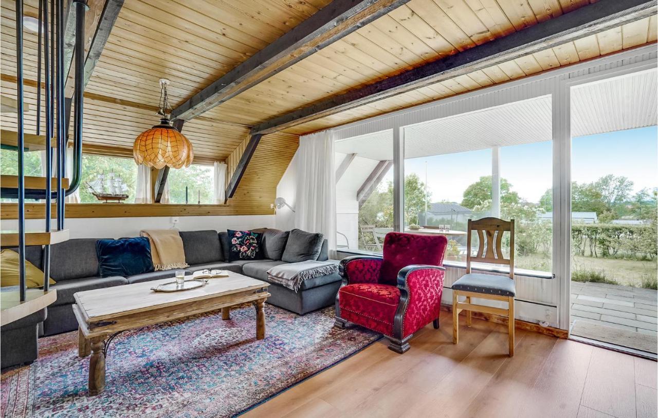 Amazing Home In Logstrup With Kitchen Zewnętrze zdjęcie